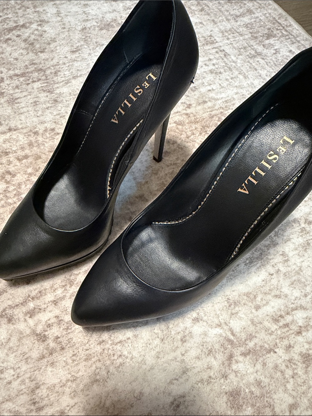 Le Sillia Black Pointed Leather Stiletto Pumps (new without box)